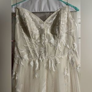 Size 12 Wedding Dress/ Ivory